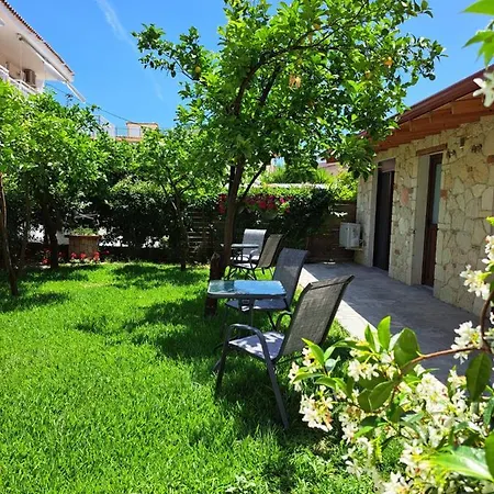 Citrus Garden Apartment Nea Skioni Exterior photo