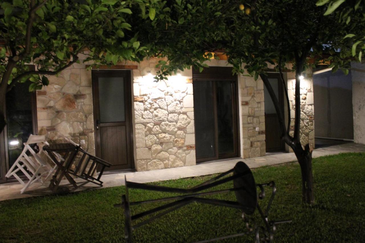Citrus Garden * Νέα Σκιώνη